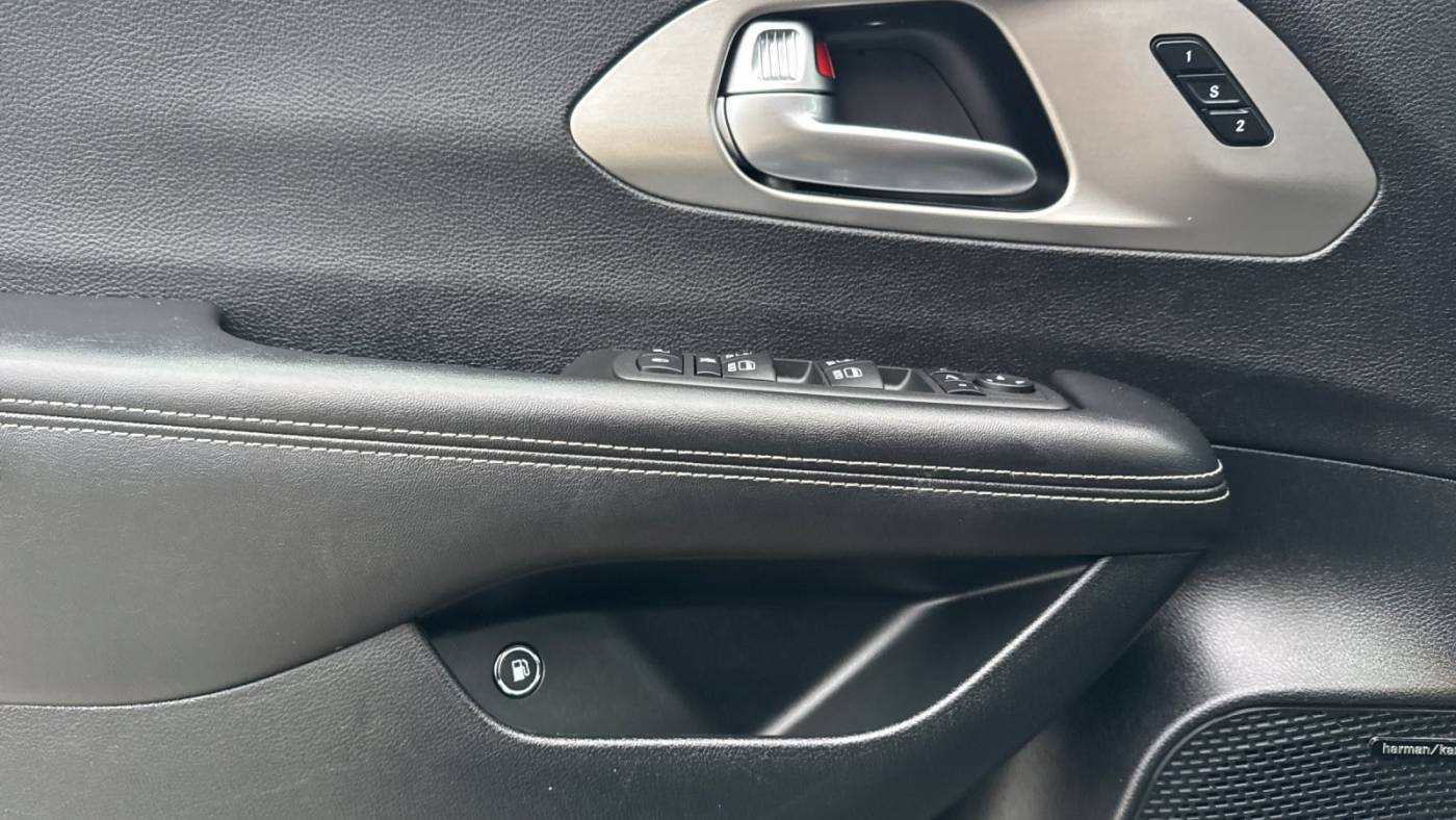 2022 Chrysler Pacifica 2C4RC1S74NR187299