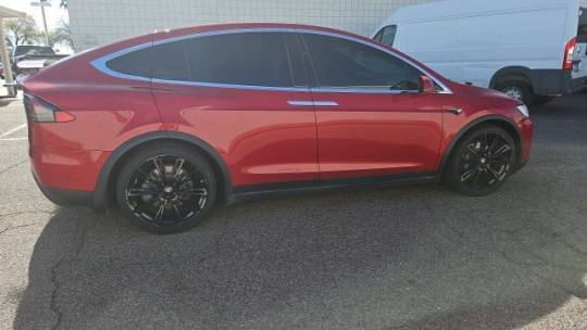 2018 Tesla Model X 5YJXCBE24JF088677