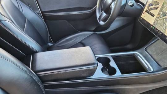 2021 Tesla Model Y 5YJYGDEE1MF200855