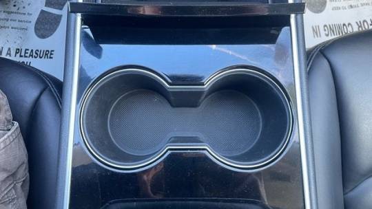 2021 Tesla Model Y 5YJYGDEE4MF073647