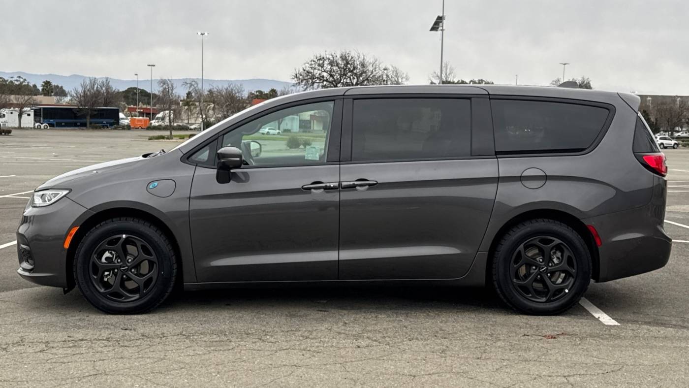 2022 Chrysler Pacifica 2C4RC1S74NR187299