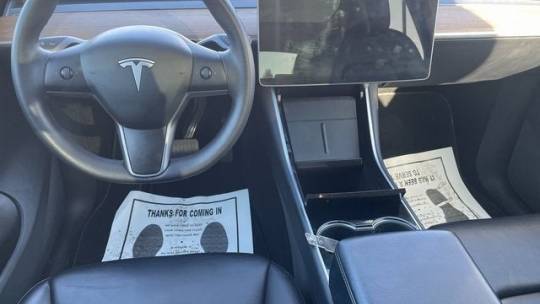 2021 Tesla Model Y 5YJYGDEE4MF073647