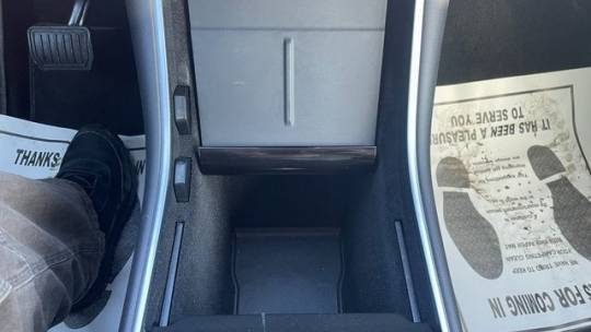2021 Tesla Model Y 5YJYGDEE4MF073647