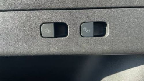 2021 Tesla Model Y 5YJYGDEE4MF073647