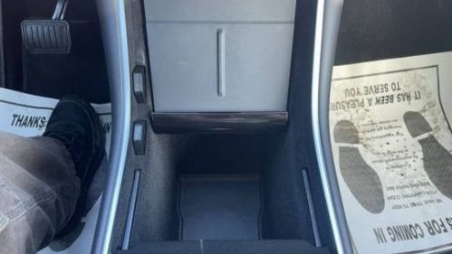 2021 Tesla Model Y 5YJYGDEE4MF073647