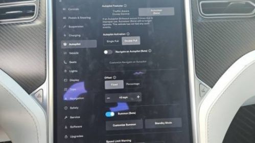 2018 Tesla Model X 5YJXCBE24JF088677