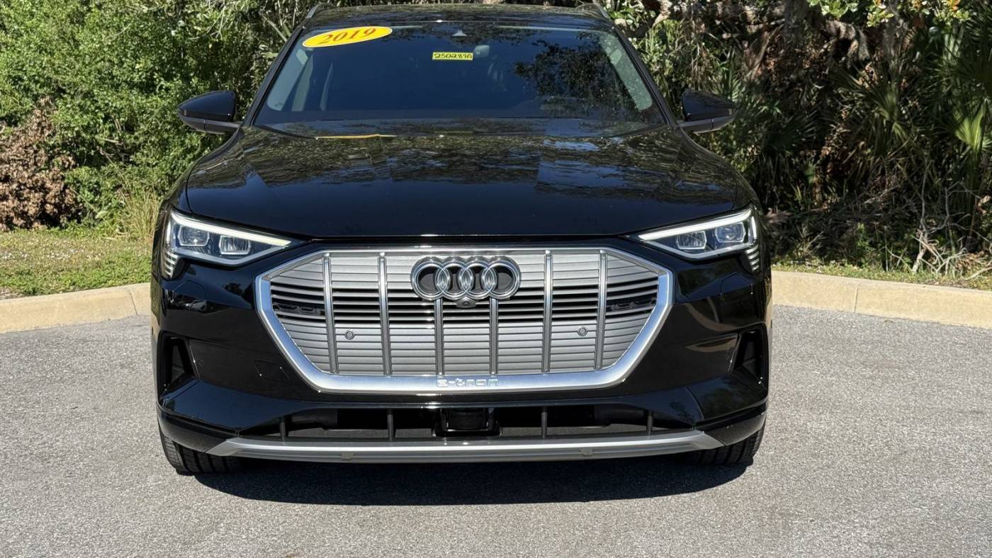 2019 Audi e-tron WA1VABGE9KB009376
