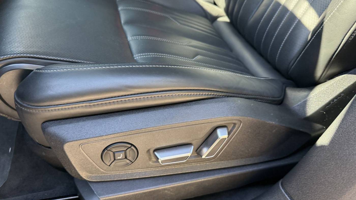 2019 Audi e-tron WA1VABGE9KB009376