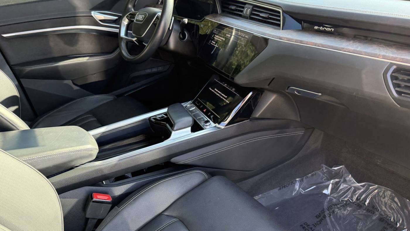 2019 Audi e-tron WA1VABGE9KB009376