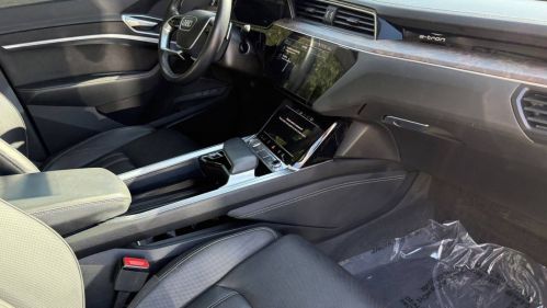 2019 Audi e-tron WA1VABGE9KB009376