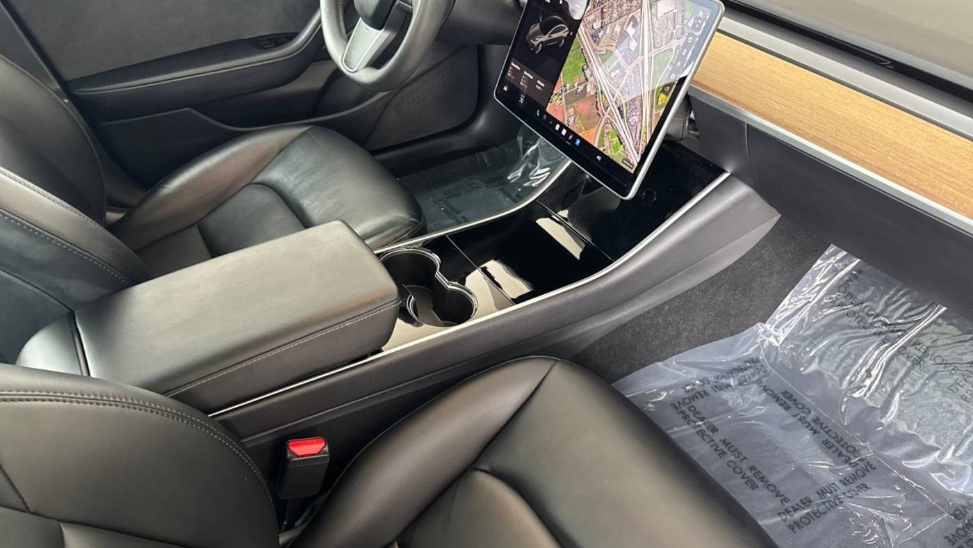 2020 Tesla Model 3 5YJ3E1EB5LF807084