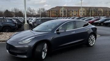 2018 Tesla Model 3 5YJ3E1EB4JF079125