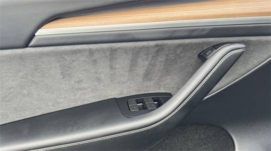 2024 Tesla Model Y 7SAYGDEE9RA268893