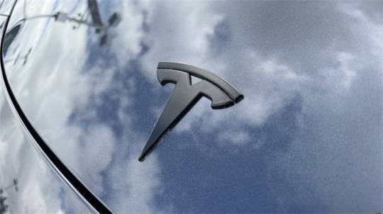 2024 Tesla Model Y 7SAYGDEE9RA268893
