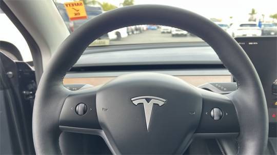 2024 Tesla Model Y 7SAYGDEE9RA268893