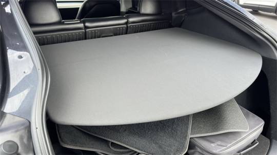 2024 Tesla Model Y 7SAYGDEE9RA268893