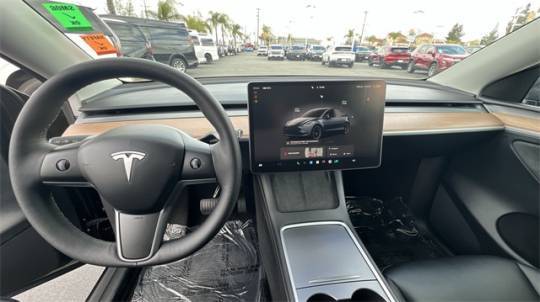 2024 Tesla Model Y 7SAYGDEE9RA268893