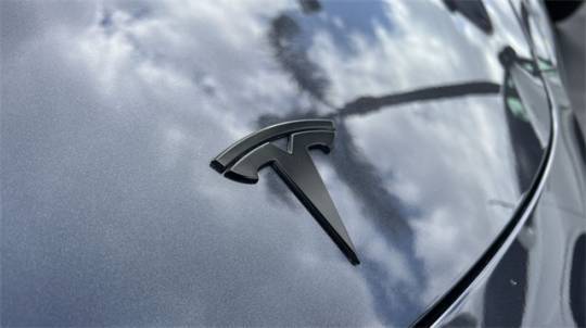2024 Tesla Model Y 7SAYGDEE9RA268893