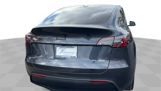 2024 Tesla Model Y 7SAYGDEE9RA268893