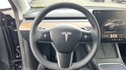 2024 Tesla Model Y 7SAYGDEE9RA268893