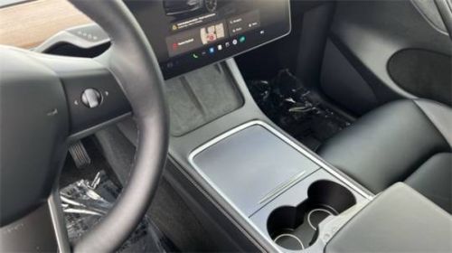 2024 Tesla Model Y 7SAYGDEE9RA268893