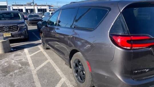 2021 Chrysler Pacifica 2C4RC1L74MR586890