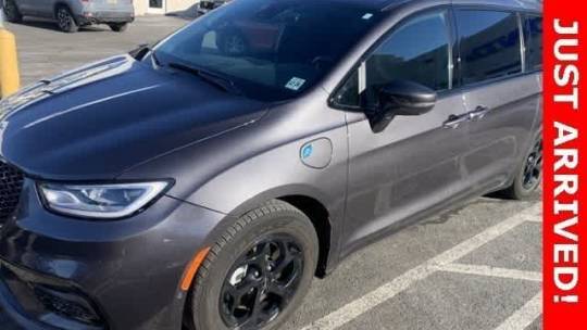 2021 Chrysler Pacifica 2C4RC1L74MR586890