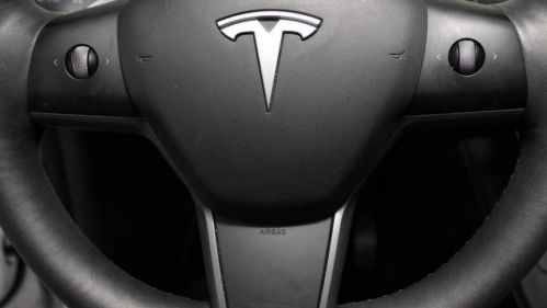 2021 Tesla Model Y 5YJYGDED4MF124202