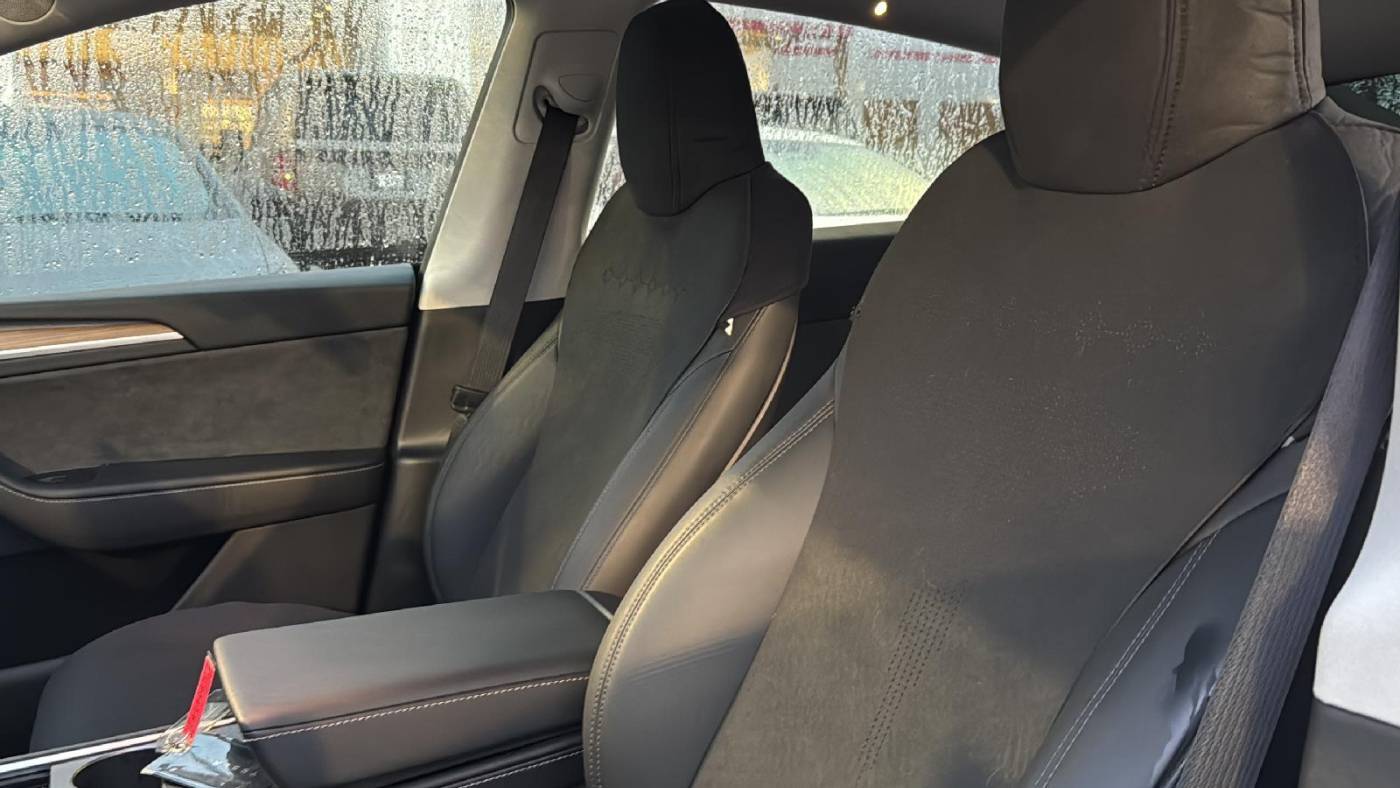 2024 Tesla Model Y 7SAYGDEE4RA253041