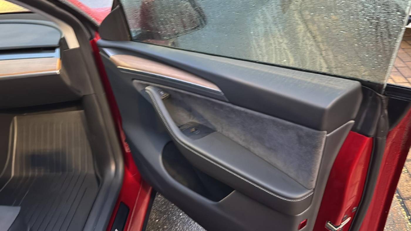 2024 Tesla Model Y 7SAYGDEE4RA253041
