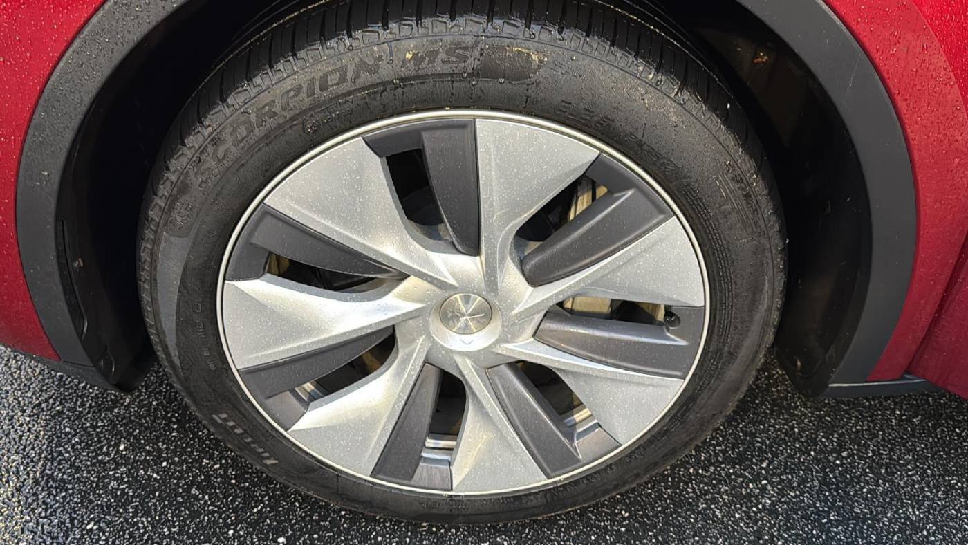 2024 Tesla Model Y 7SAYGDEE4RA253041