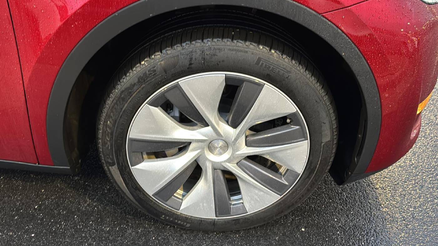 2024 Tesla Model Y 7SAYGDEE4RA253041