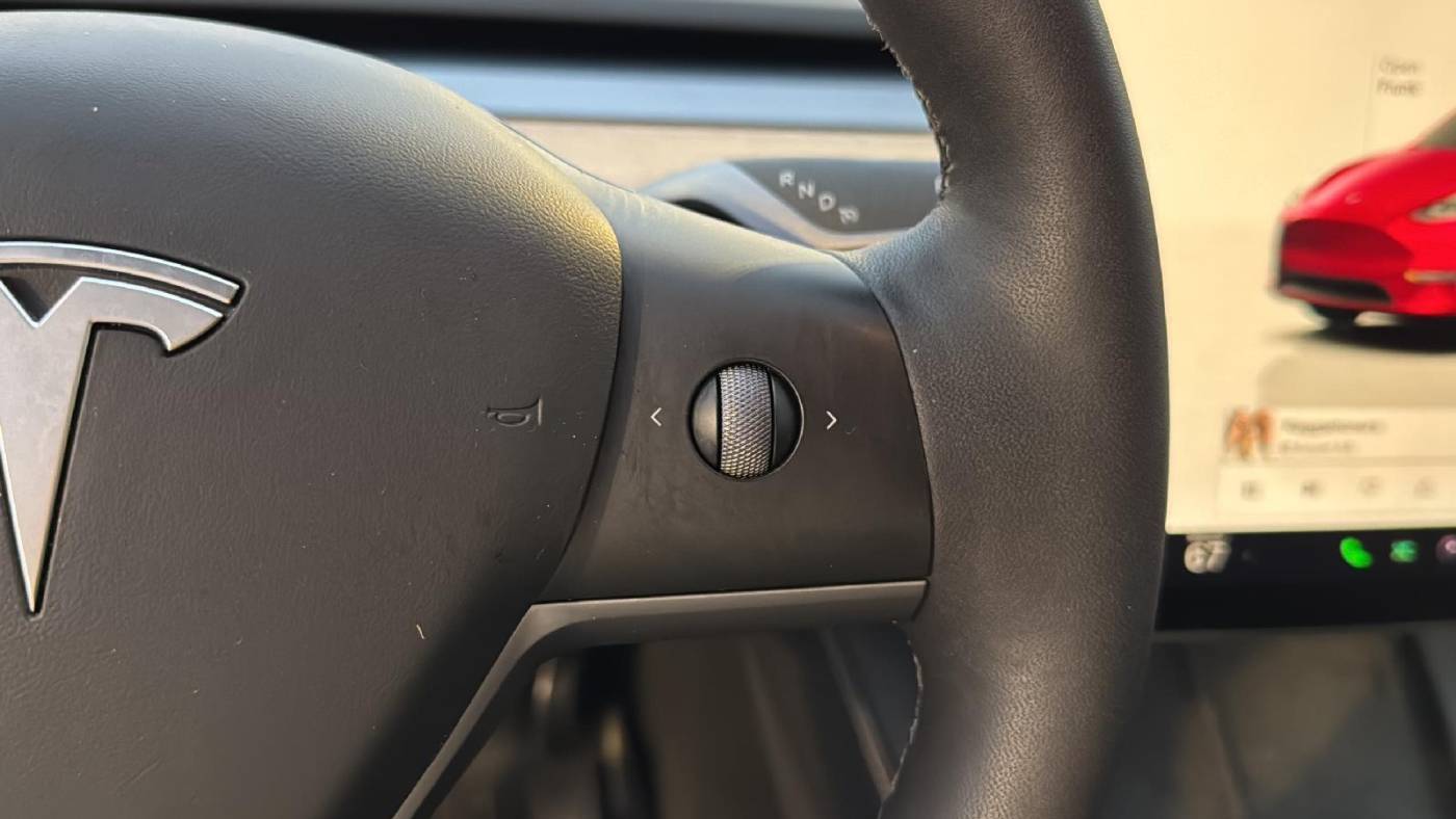 2024 Tesla Model Y 7SAYGDEE4RA253041