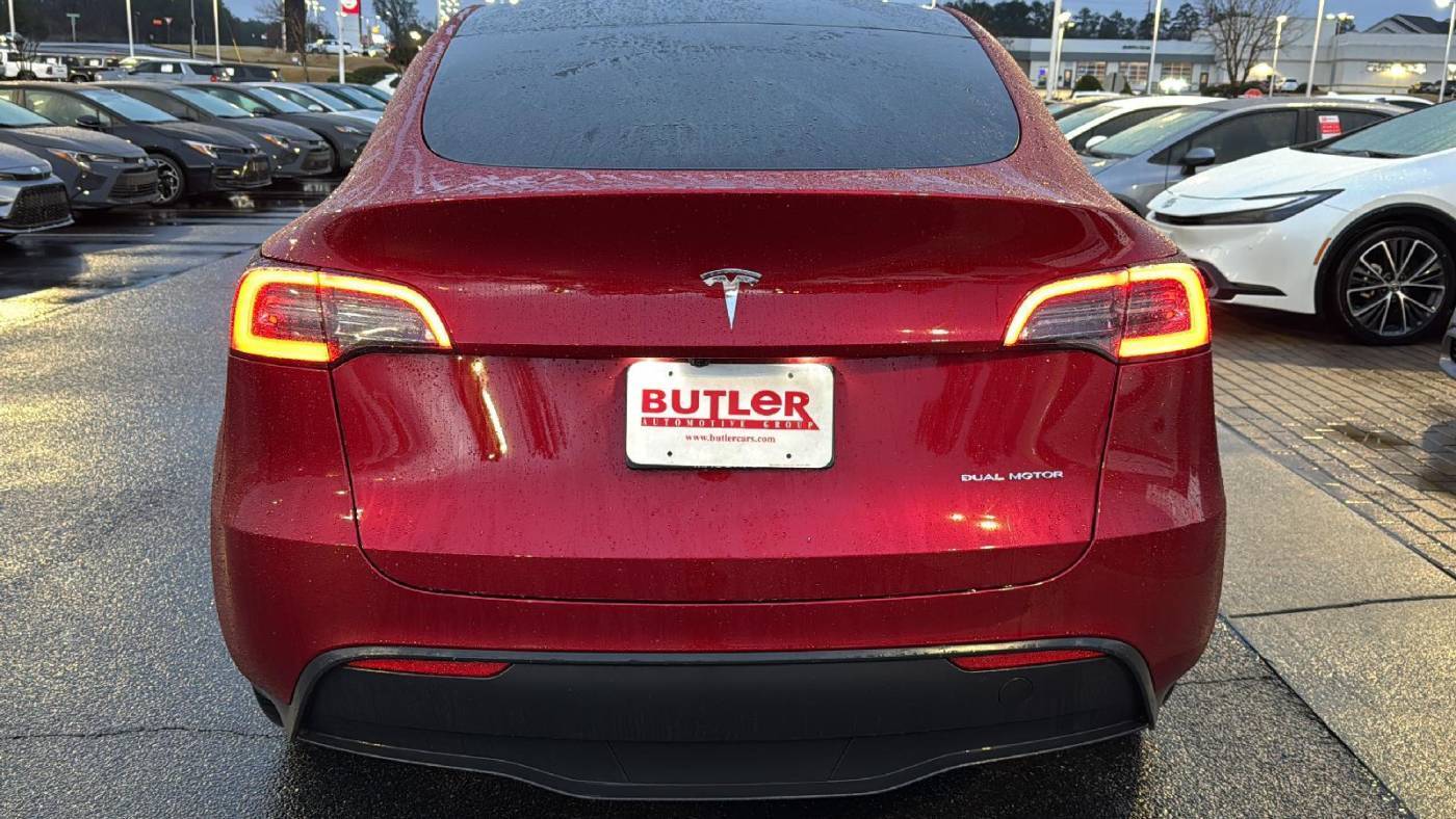 2024 Tesla Model Y 7SAYGDEE4RA253041