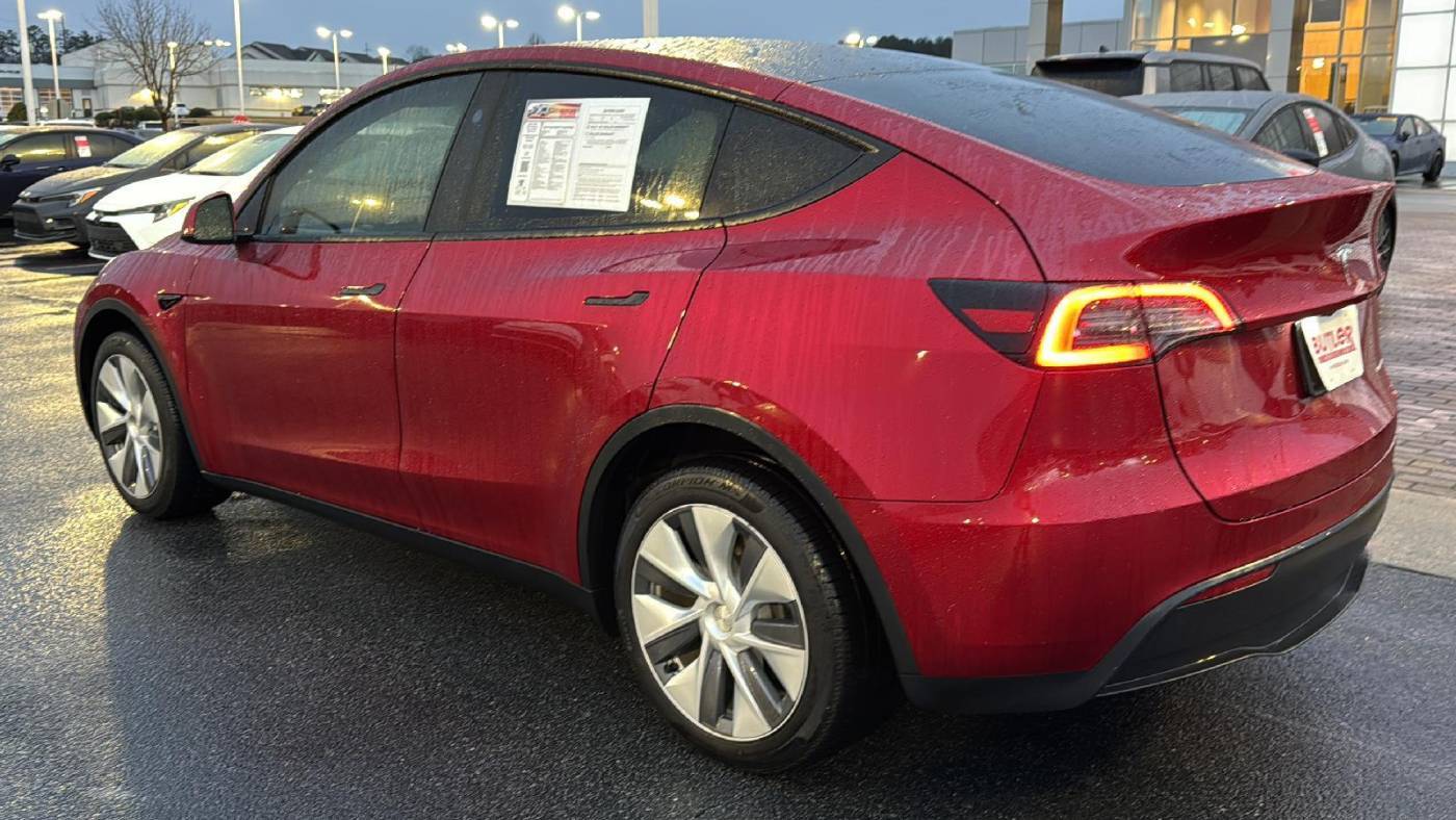 2024 Tesla Model Y 7SAYGDEE4RA253041