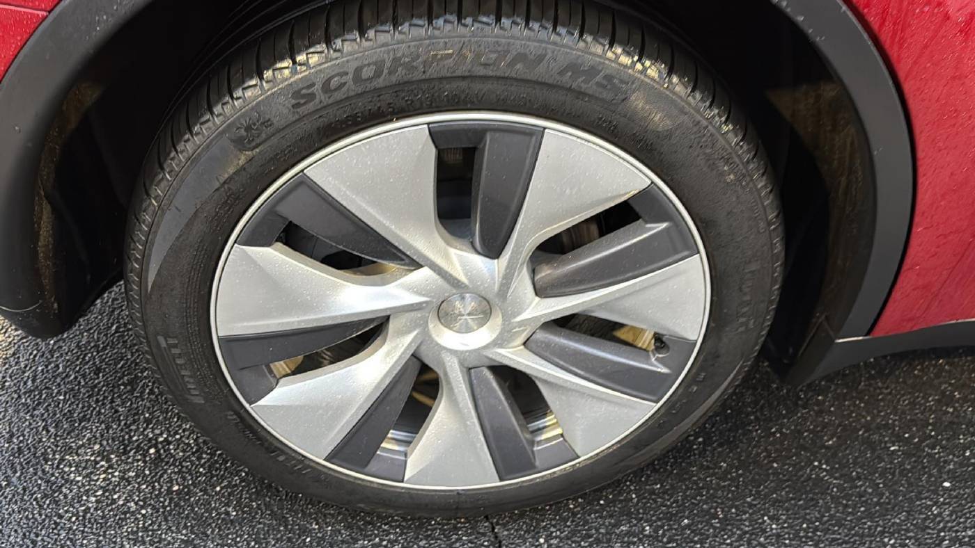2024 Tesla Model Y 7SAYGDEE4RA253041