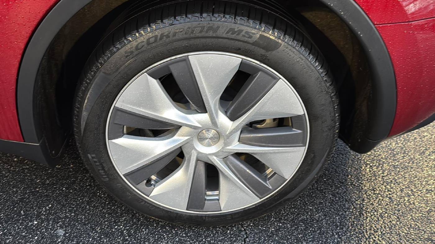 2024 Tesla Model Y 7SAYGDEE4RA253041