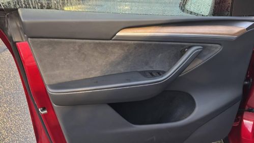 2024 Tesla Model Y 7SAYGDEE4RA253041