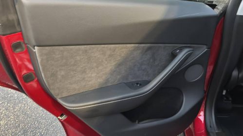 2024 Tesla Model Y 7SAYGDEE4RA253041