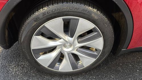 2024 Tesla Model Y 7SAYGDEE4RA253041