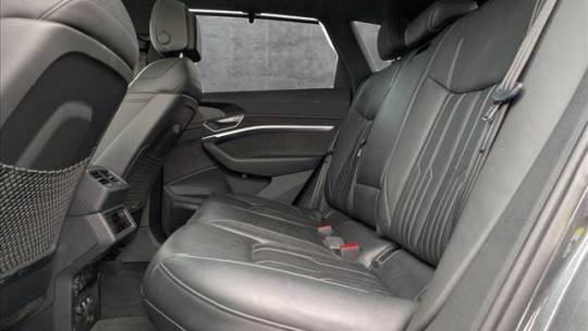 2019 Audi e-tron WA1VAAGE6KB007661