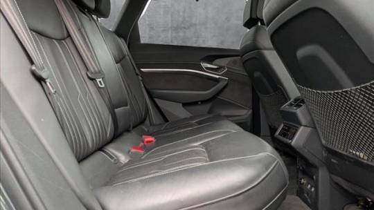 2019 Audi e-tron WA1VAAGE6KB007661