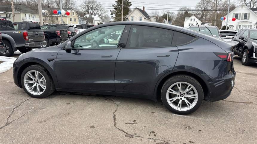 2024 Tesla Model Y 7SAYGDEE3RA250079