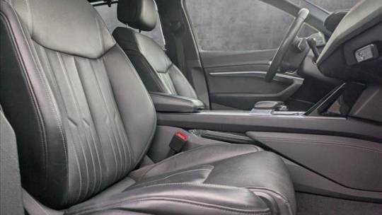 2019 Audi e-tron WA1VAAGE6KB007661