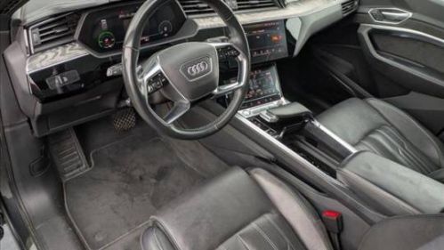 2019 Audi e-tron WA1VAAGE6KB007661