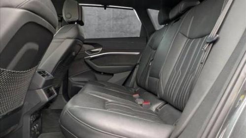 2019 Audi e-tron WA1VAAGE6KB007661