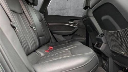 2019 Audi e-tron WA1VAAGE6KB007661