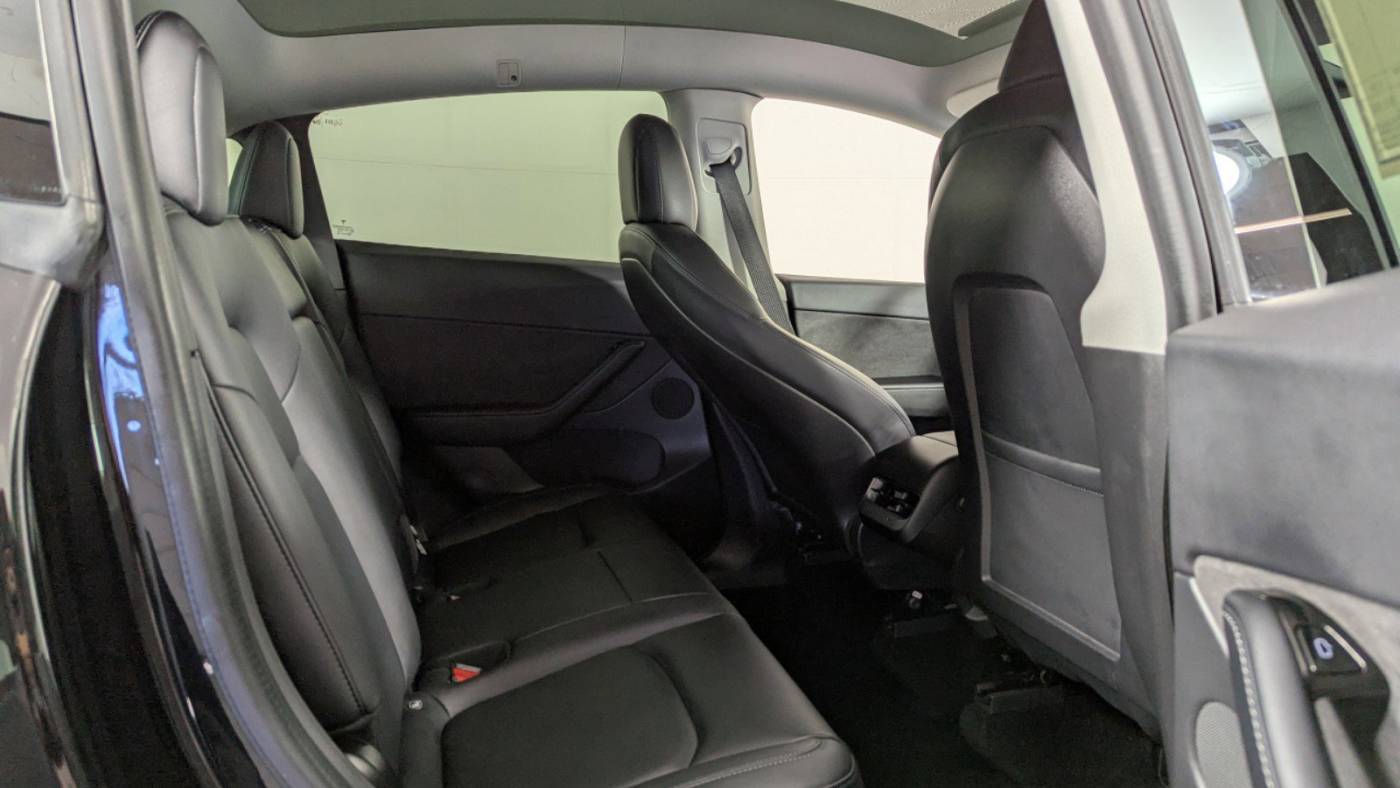 2021 Tesla Model Y 5YJYGDEE9MF062708
