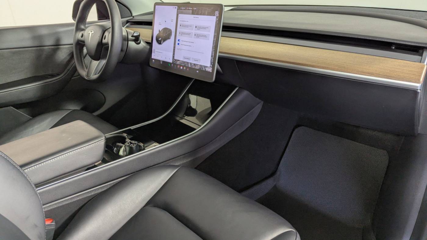 2021 Tesla Model Y 5YJYGDEE9MF062708