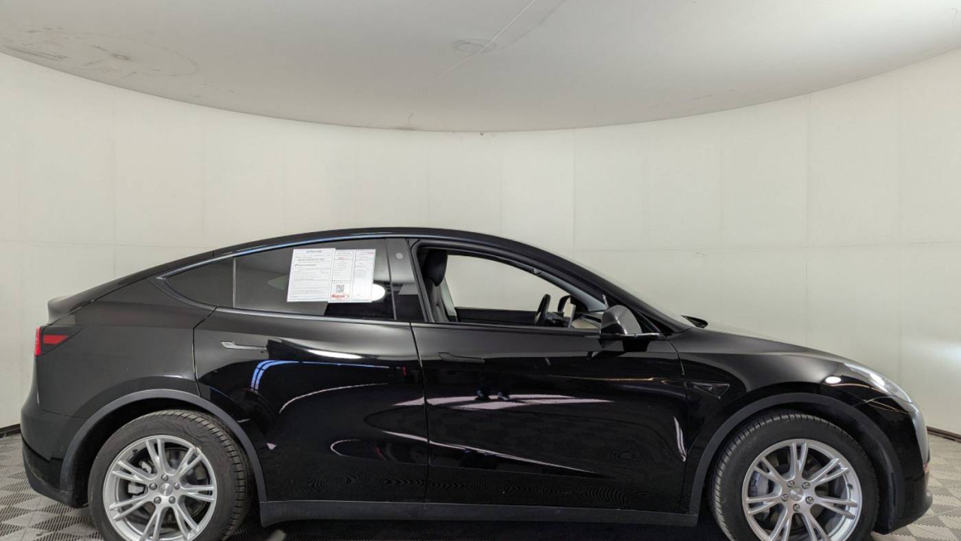 2021 Tesla Model Y 5YJYGDEE9MF062708